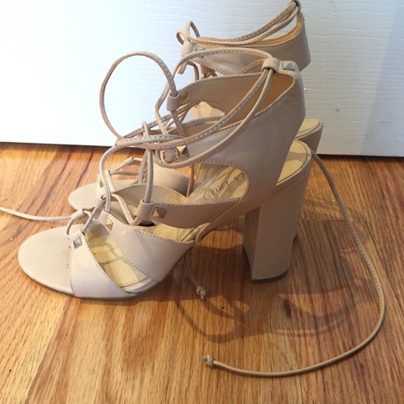 Lace-up block heels - Picture 3 of 5
